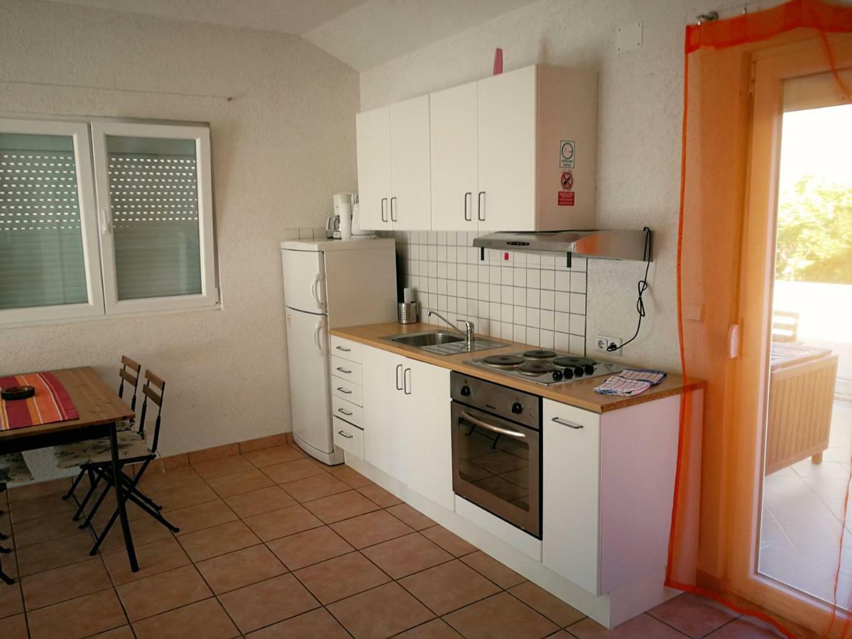 Kampor Family Friendly Apartments Island Rab المظهر الخارجي الصورة