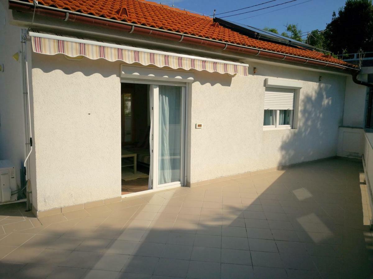Kampor Family Friendly Apartments Island Rab المظهر الخارجي الصورة