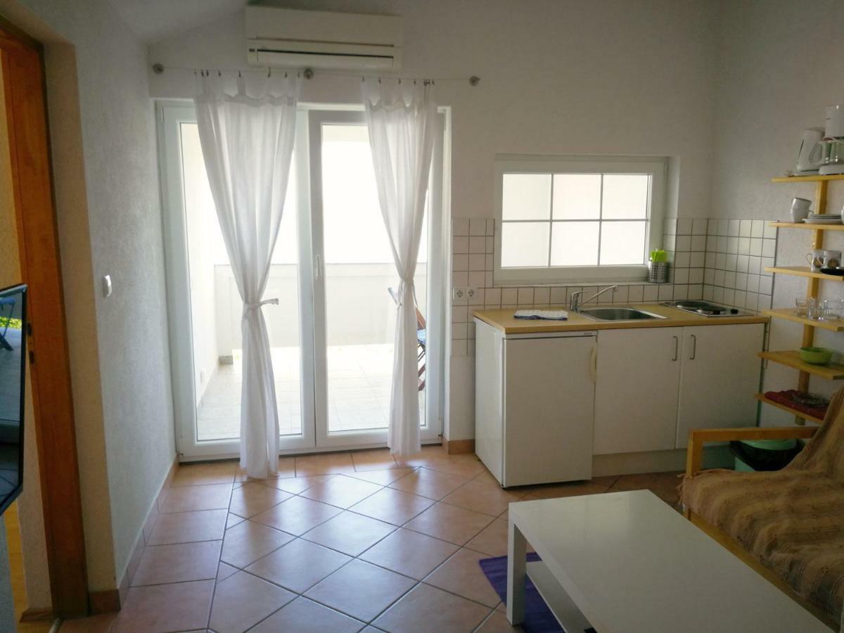 Kampor Family Friendly Apartments Island Rab المظهر الخارجي الصورة